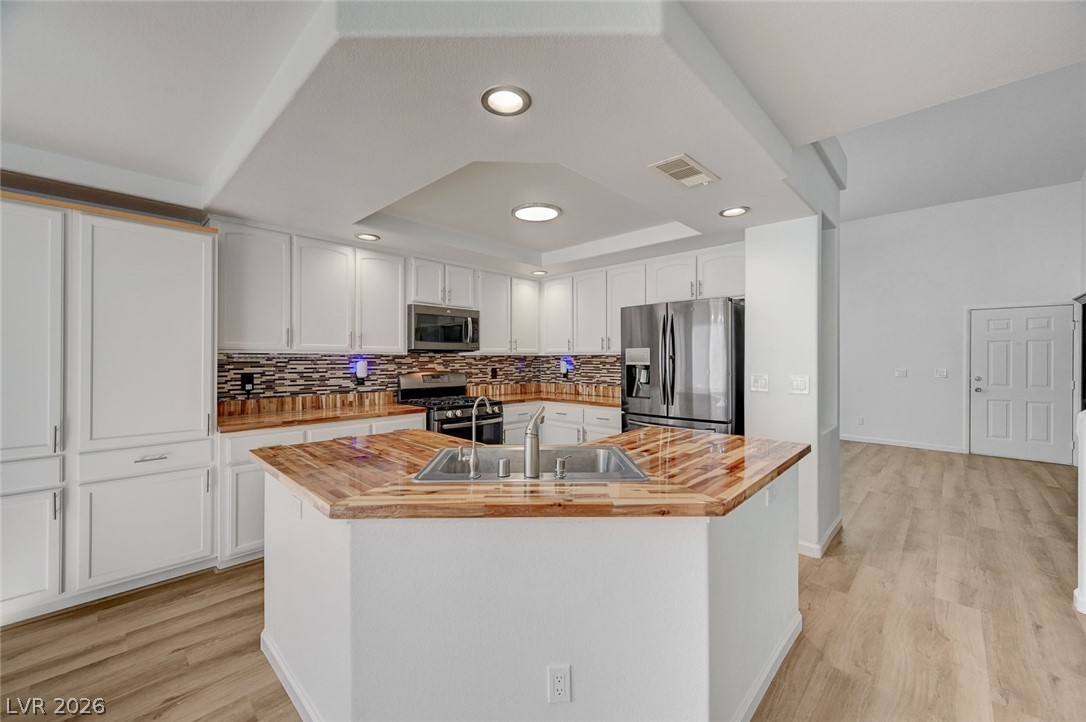 8713 Country View Avenue