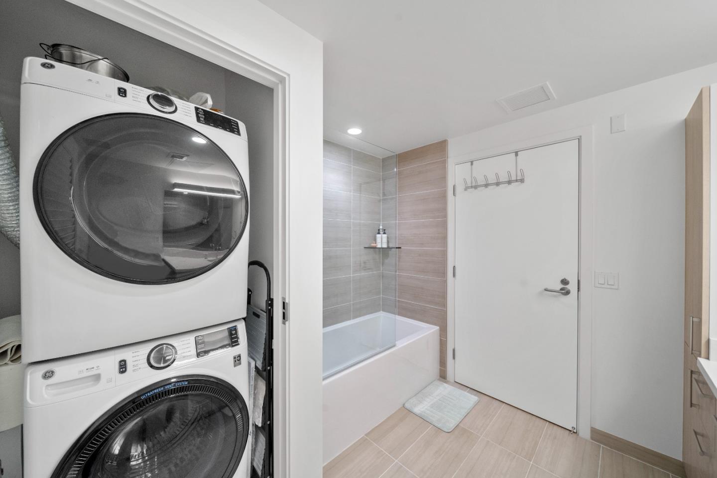 188 W Saint James 10608