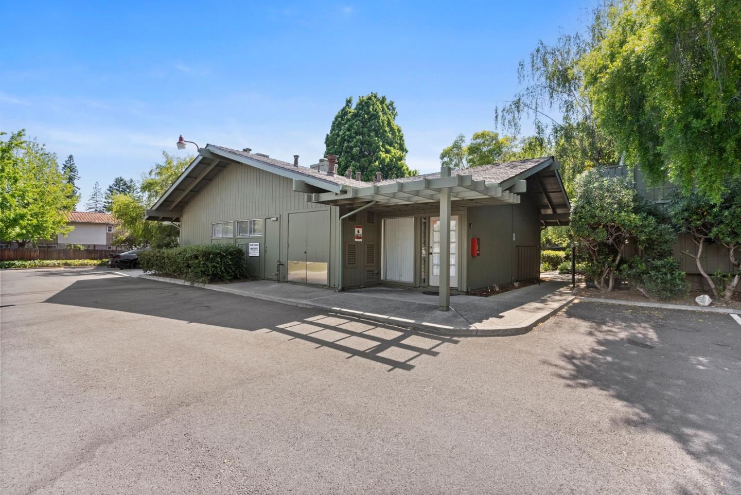 50 E Middlefield RD 32