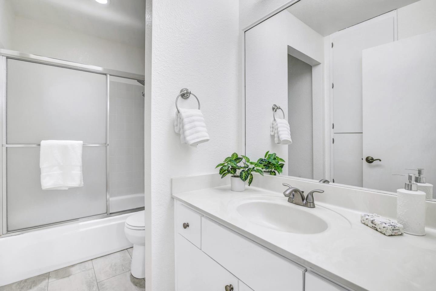 5332 Borneo CIR