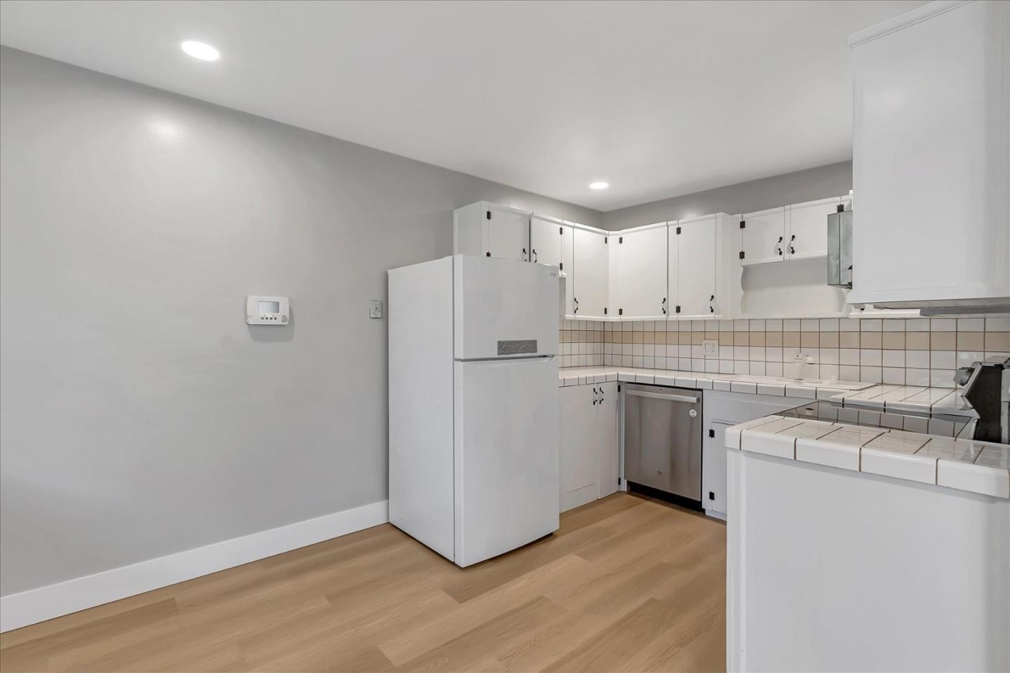 585 Valley Forge WAY 4