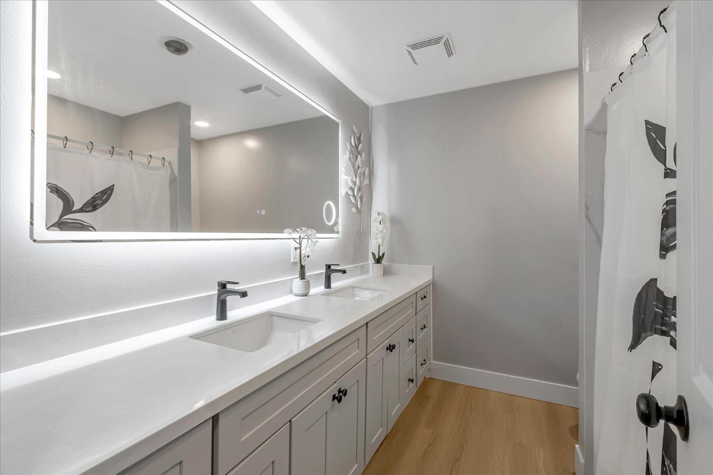 585 Valley Forge WAY 4