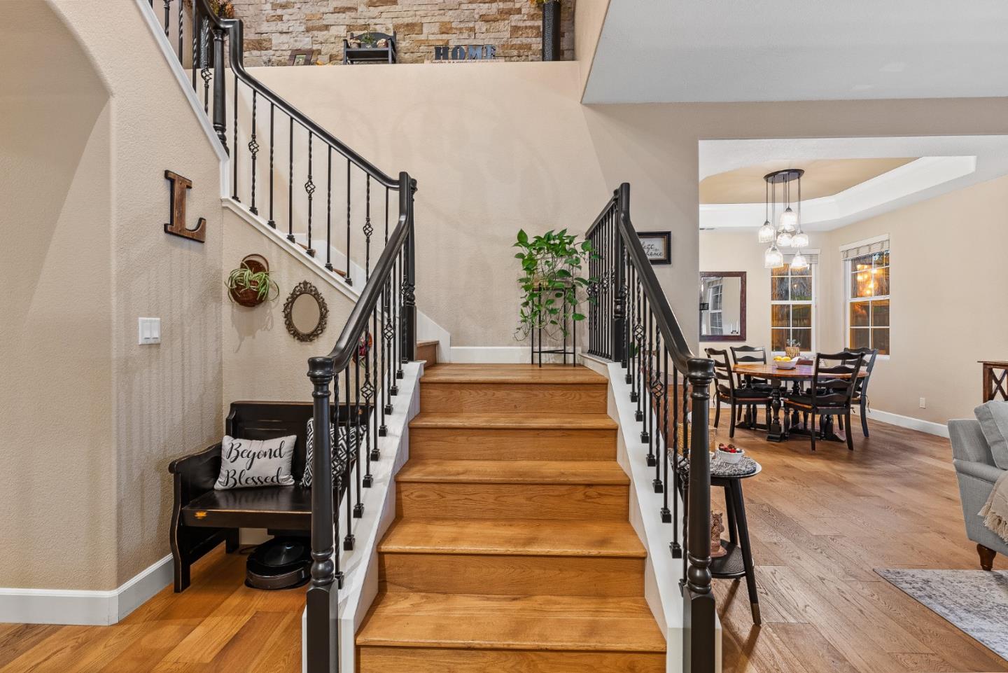 957 Alta Oak WAY