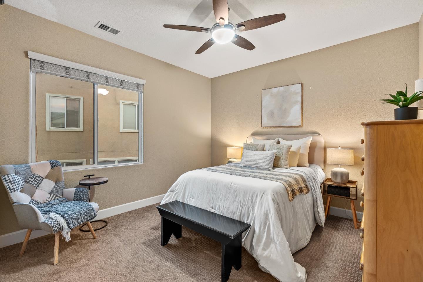 957 Alta Oak WAY