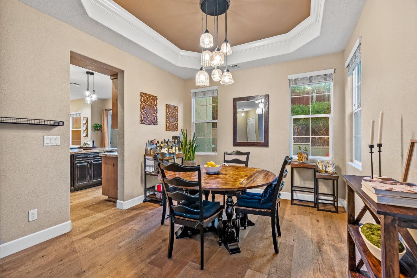 957 Alta Oak WAY