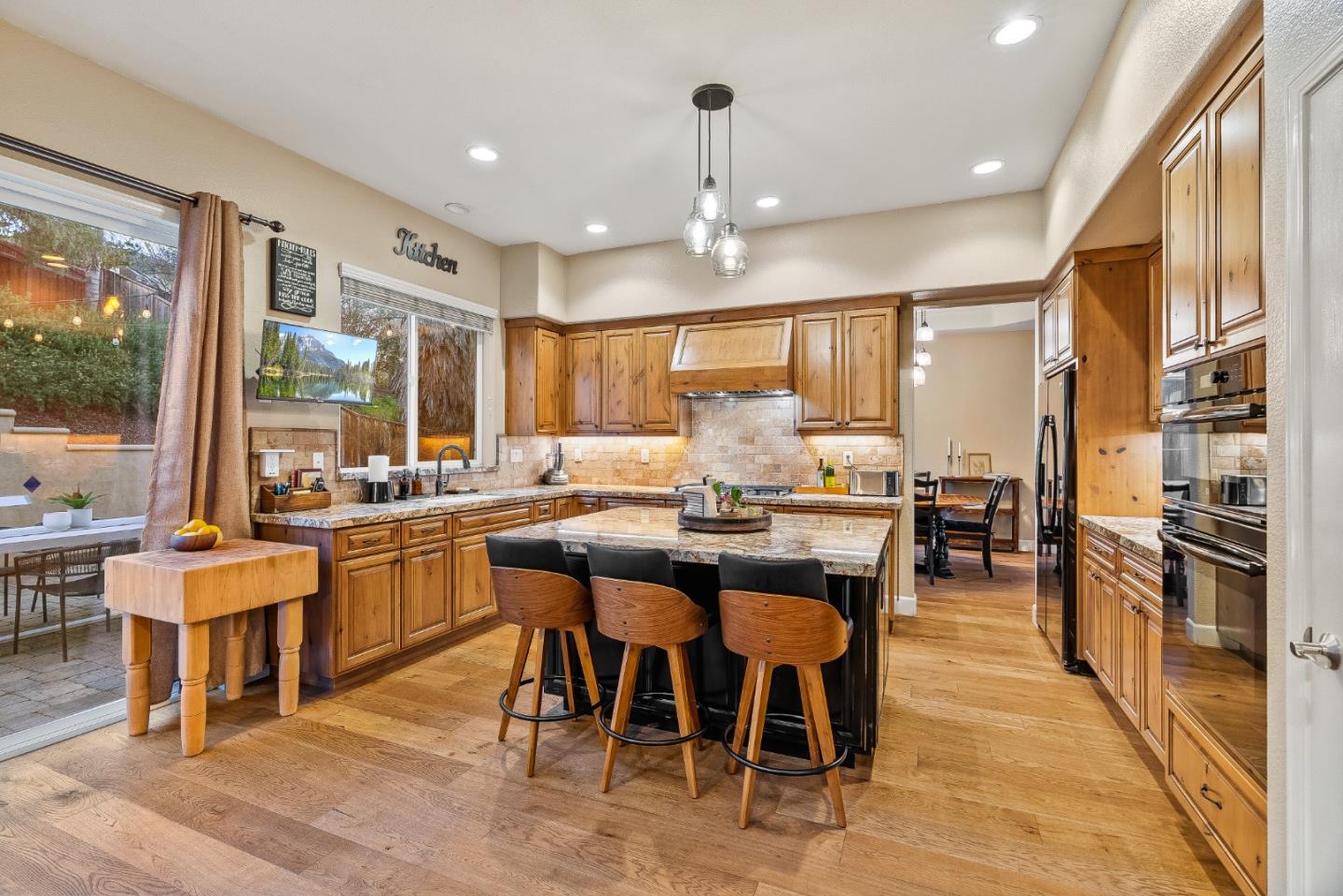 957 Alta Oak WAY