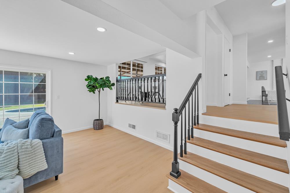 1386 Adobe CT