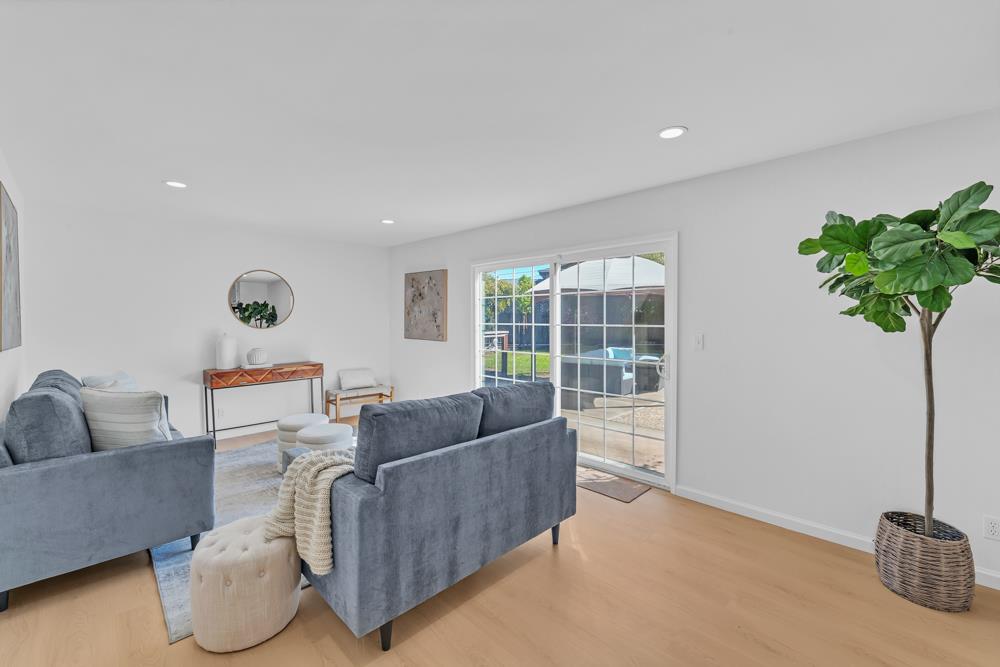 1386 Adobe CT