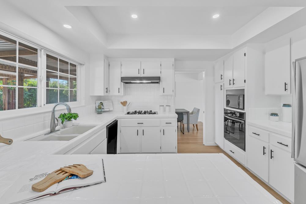 1386 Adobe CT