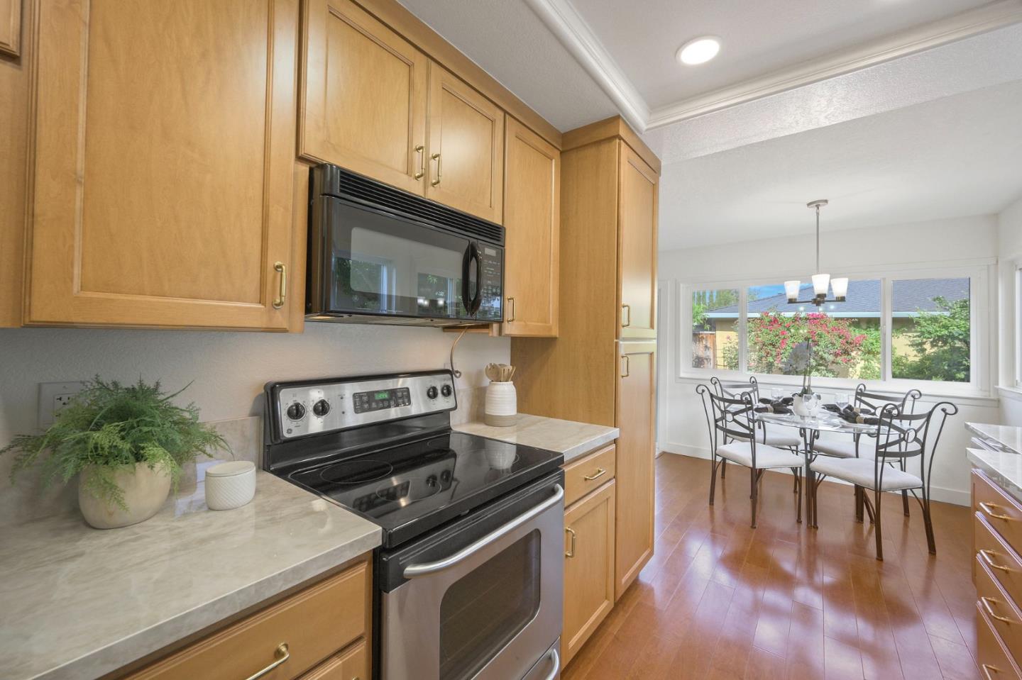 221 Drakes Bay AVE