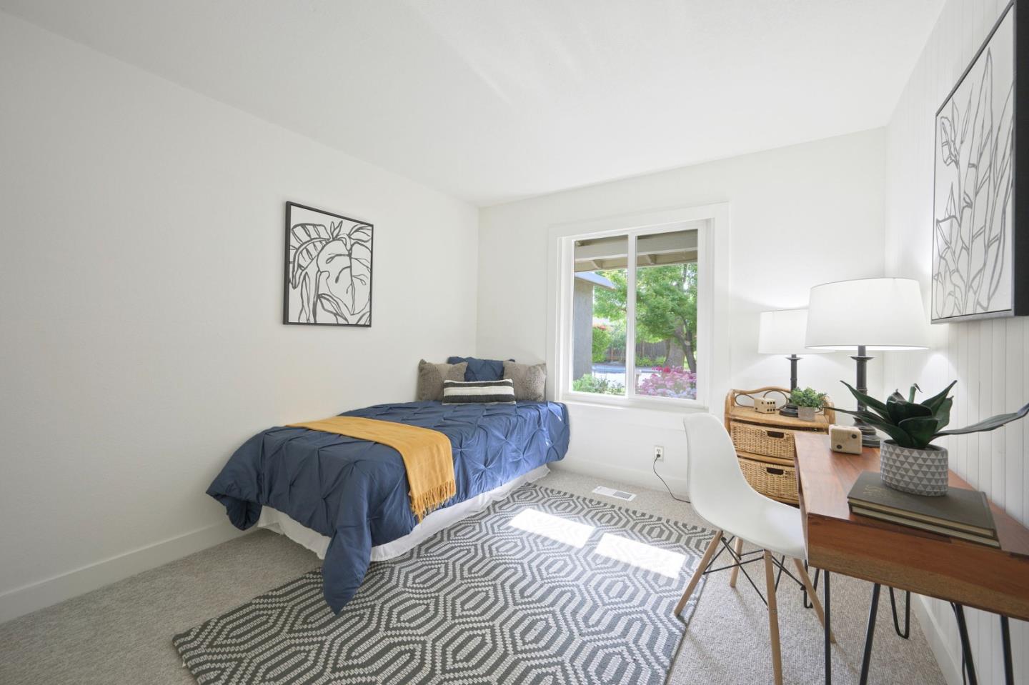 221 Drakes Bay AVE