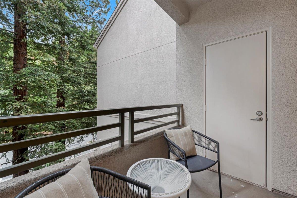 180 Caldecott Lane 202