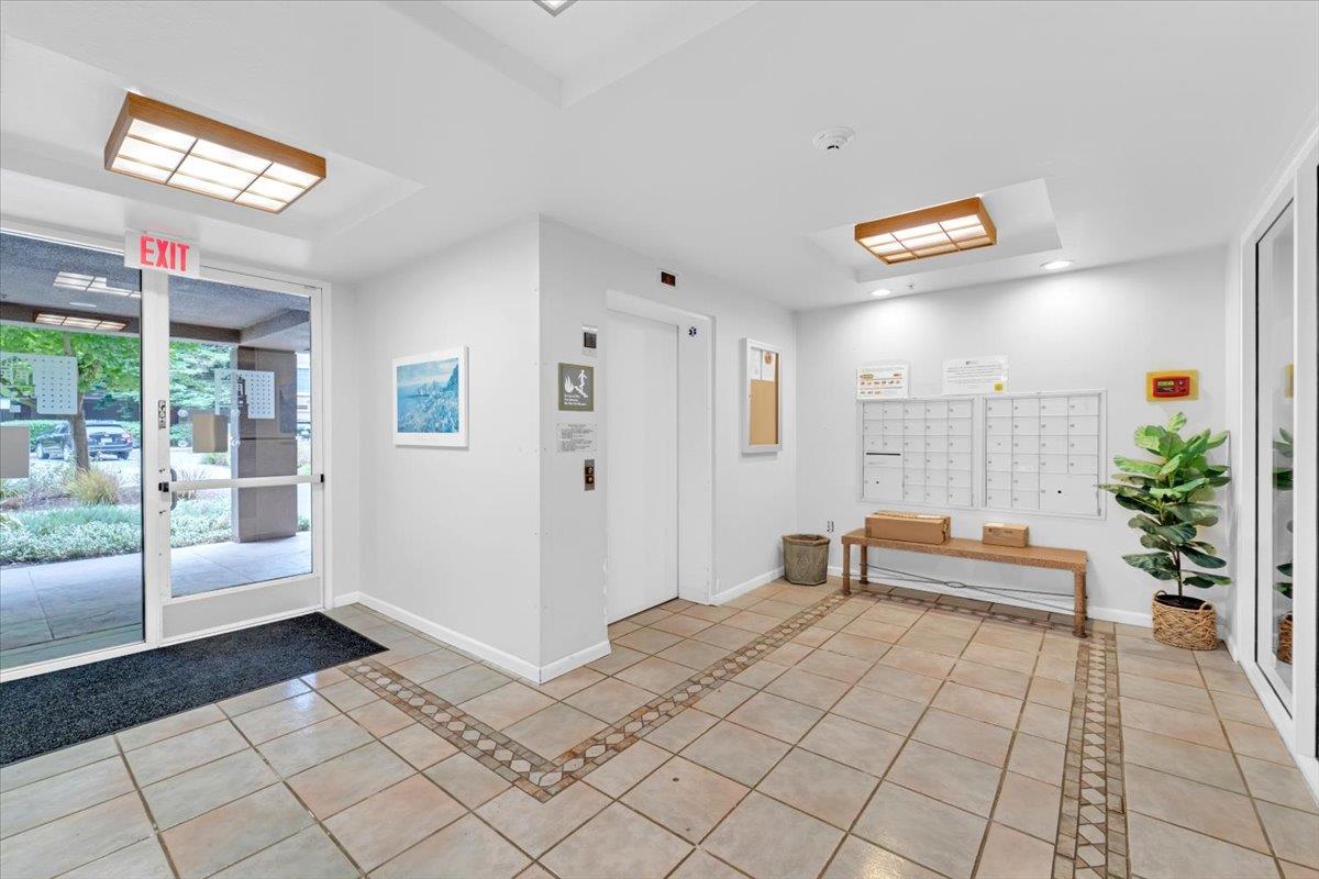 180 Caldecott Lane 202