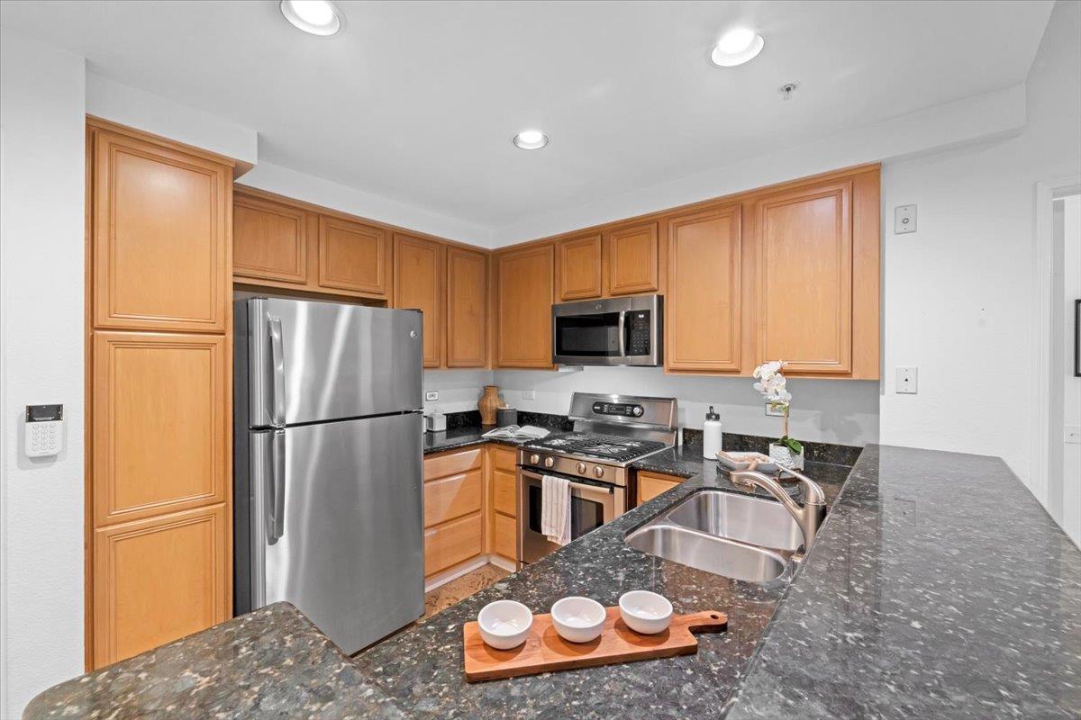 180 Caldecott Lane 202