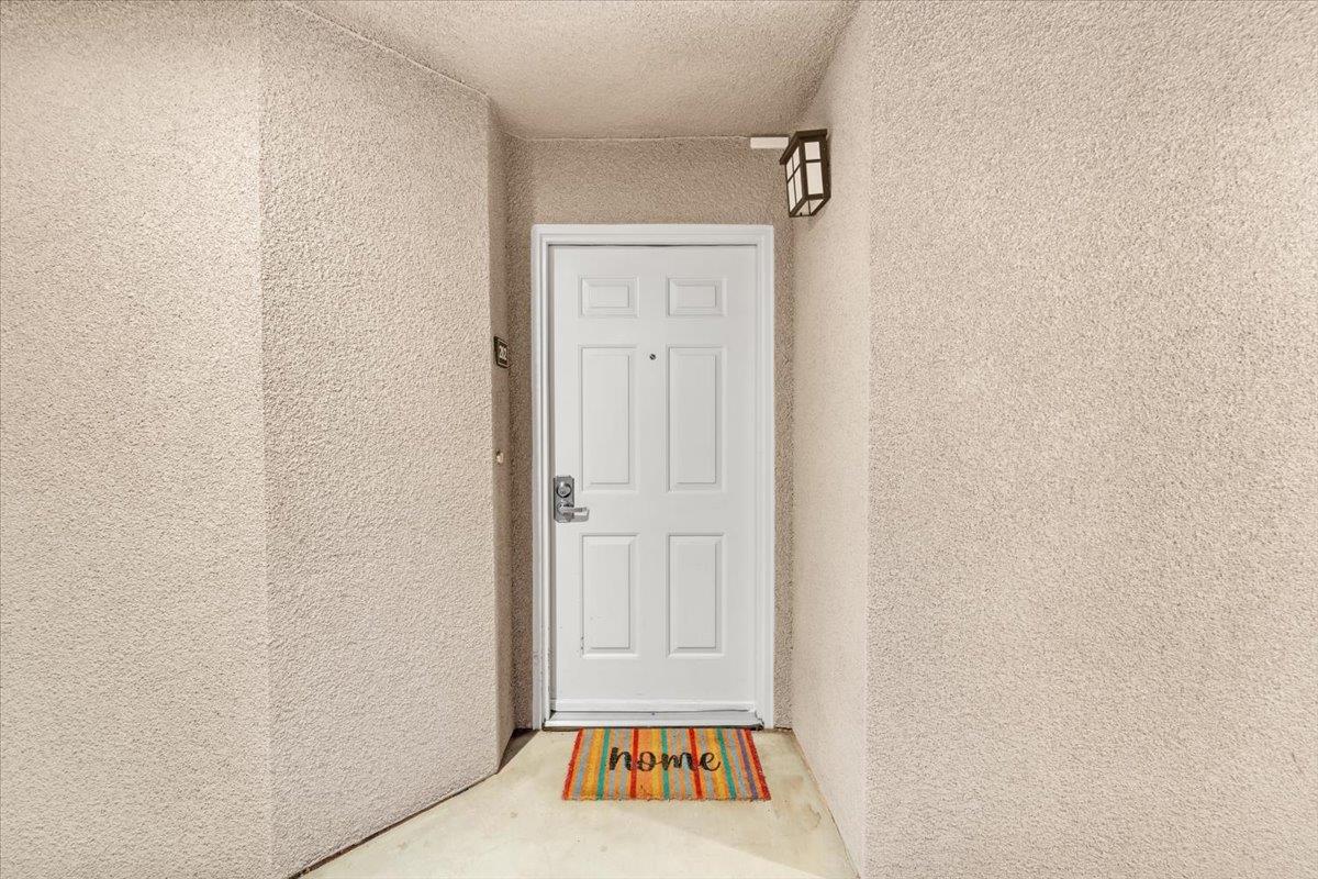 180 Caldecott Lane 202