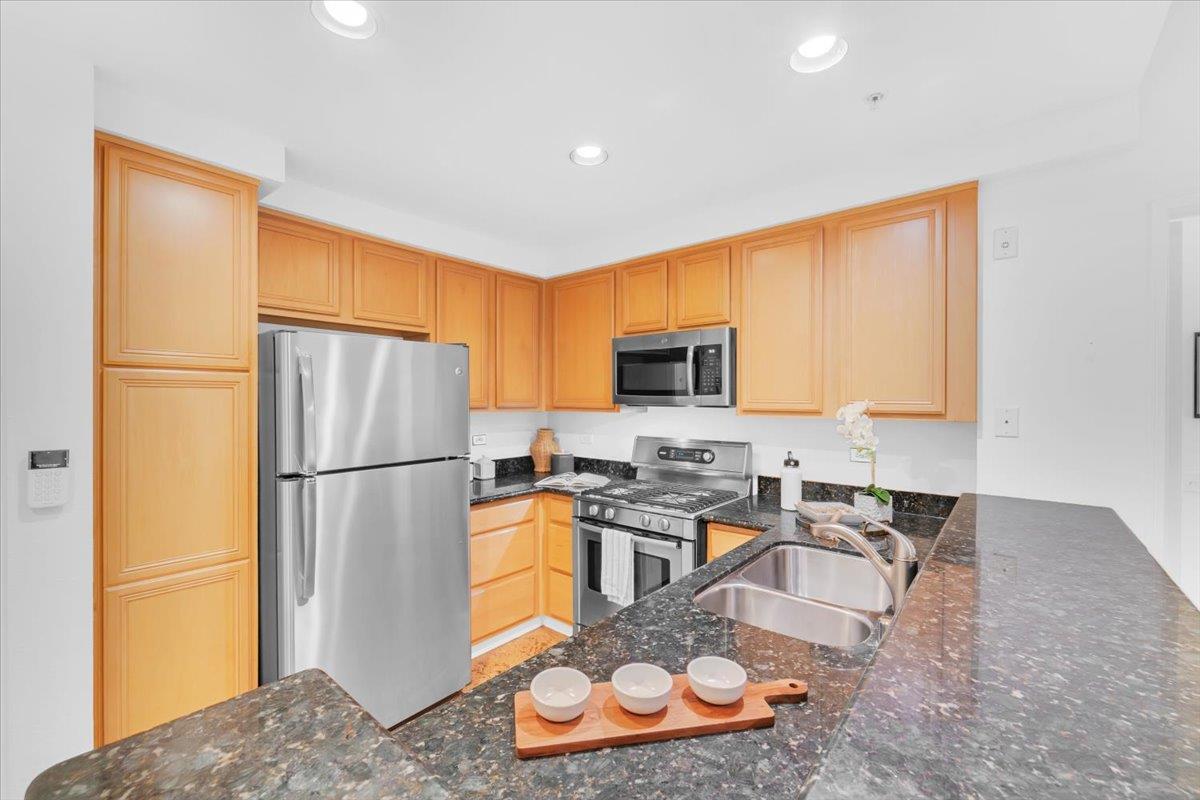 180 Caldecott Lane 202