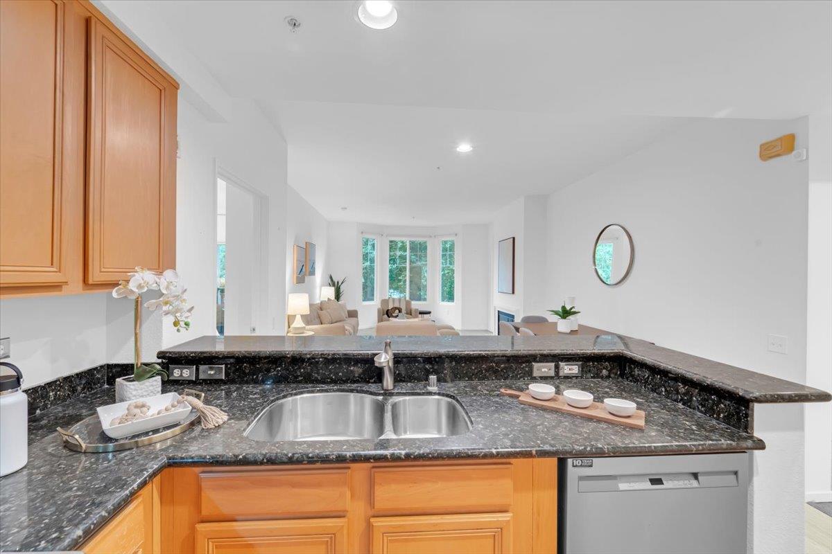 180 Caldecott Lane 202