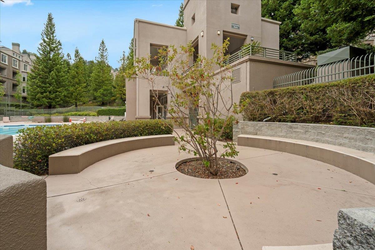 180 Caldecott Lane 202