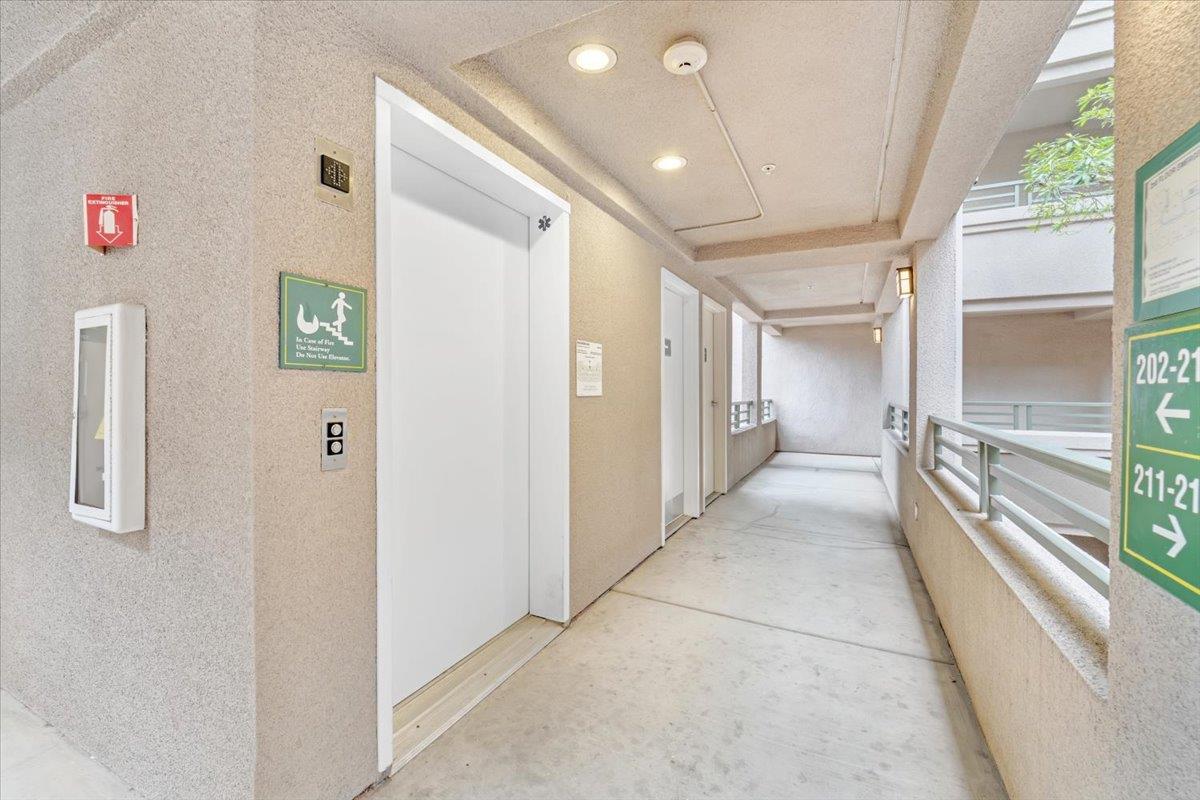 180 Caldecott Lane 202