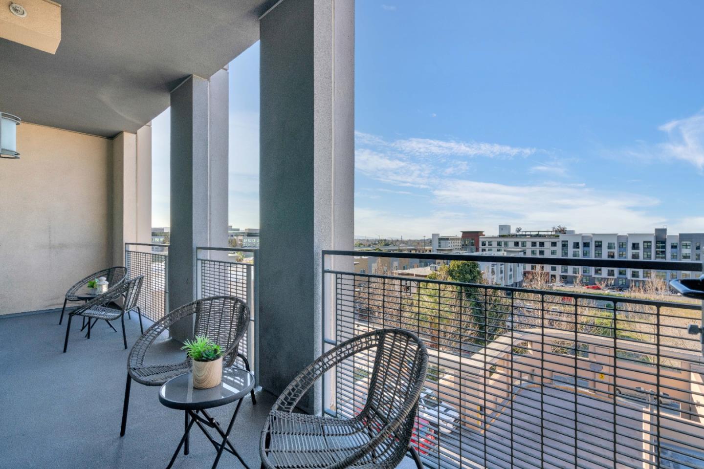 175 West Saint James Street 607