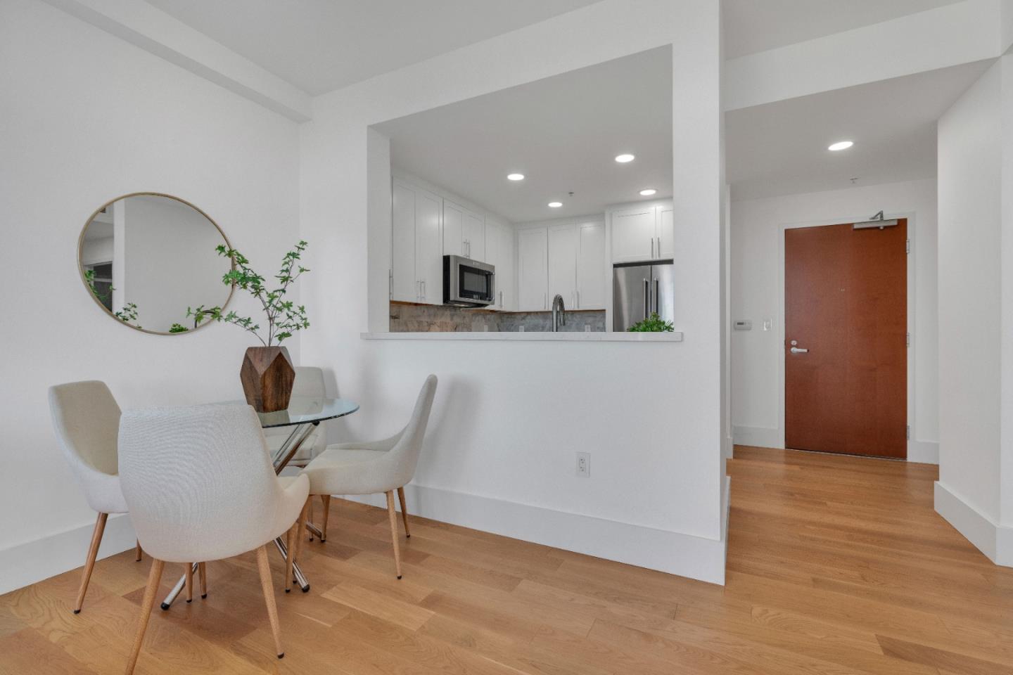 175 West Saint James Street 607