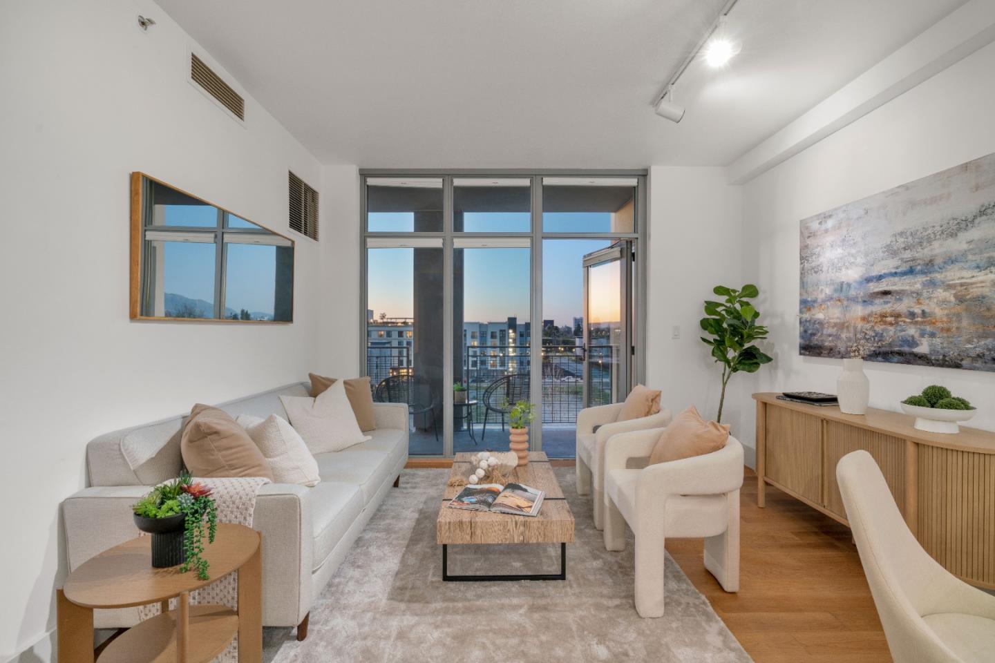 175 West Saint James Street 607
