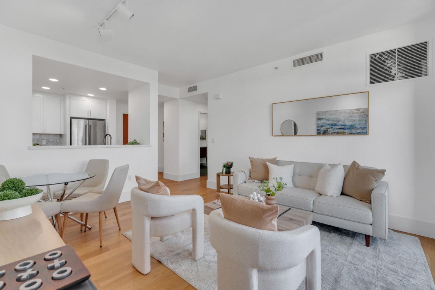 175 West Saint James Street 607