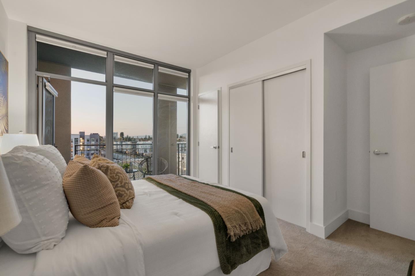 175 West Saint James Street 607