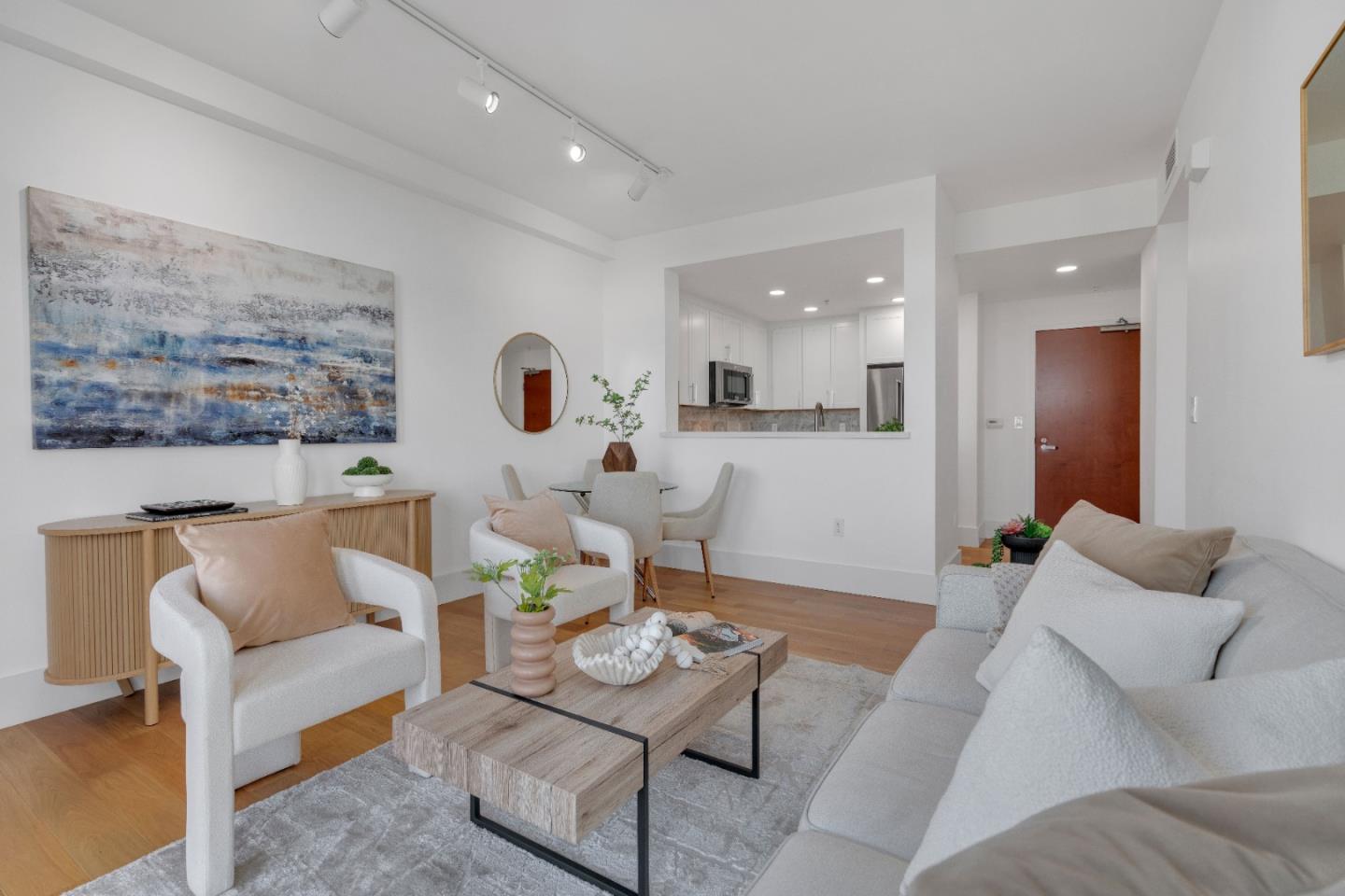 175 West Saint James Street 607
