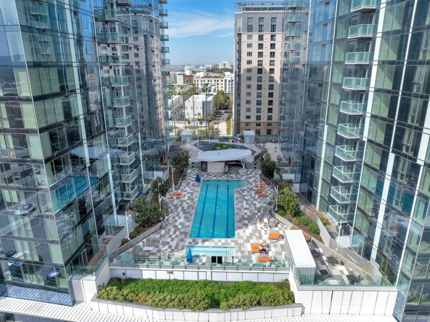 188 West Saint James Street 11101