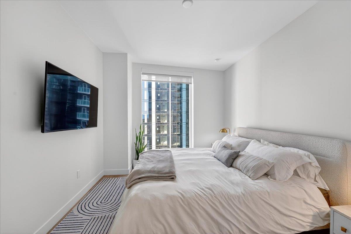 188 West Saint James Street 11101