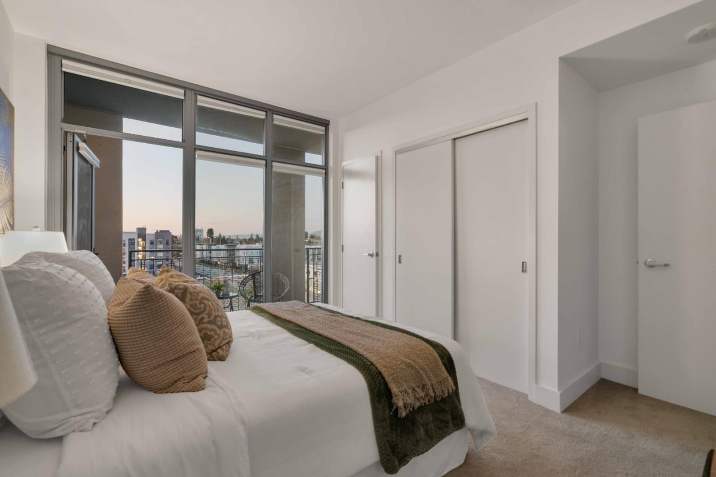 175 West Saint James Street 607