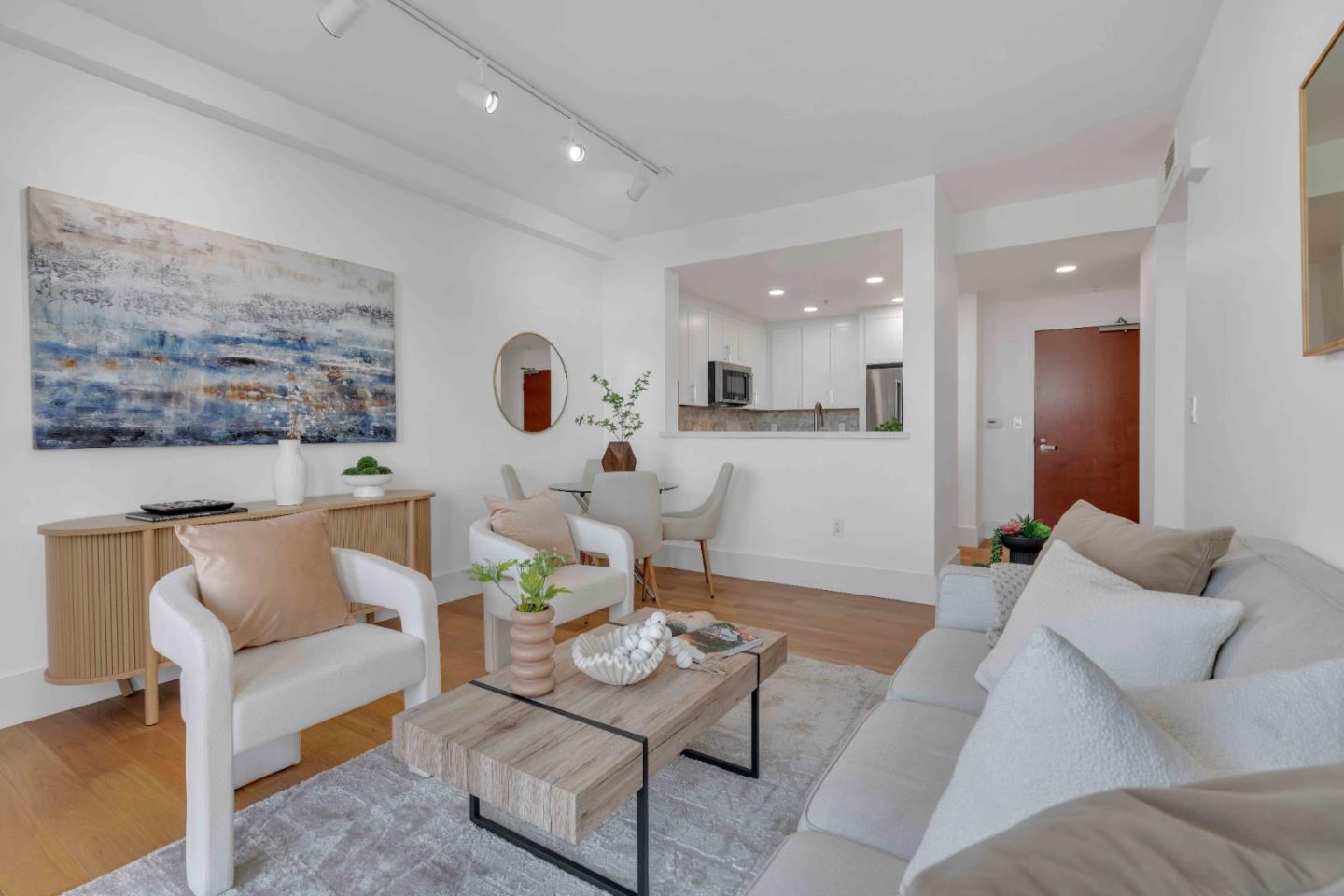 175 West Saint James Street 607
