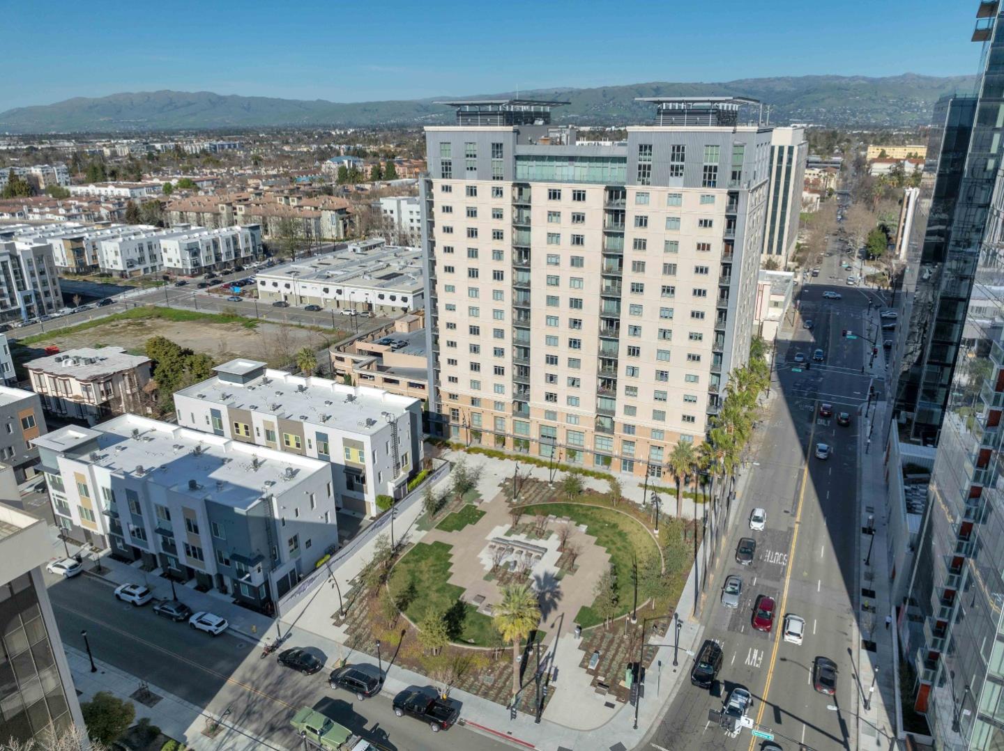 175 West Saint James Street 607