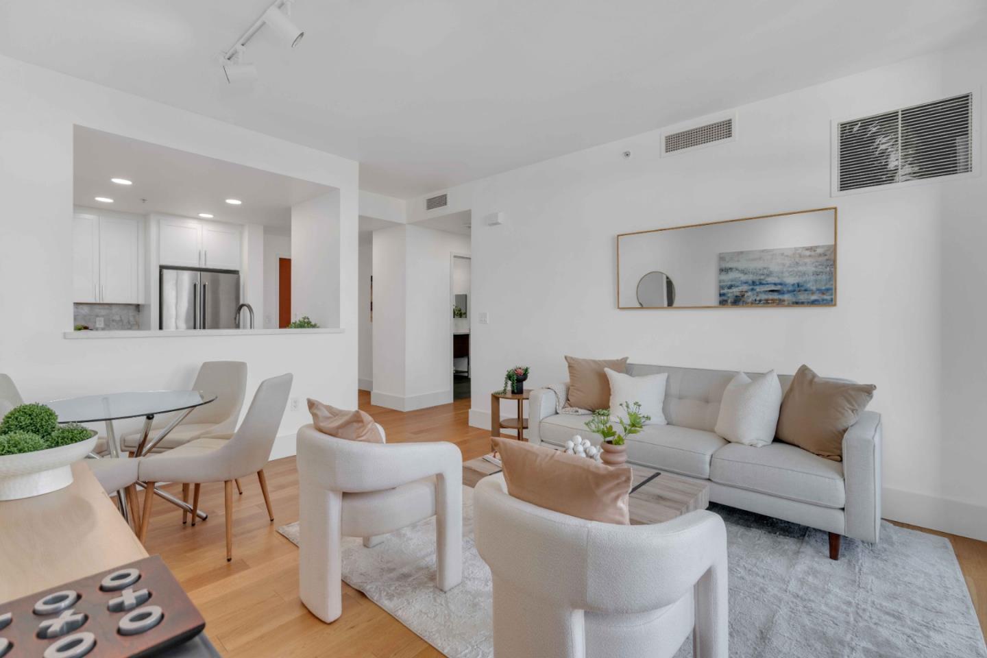 175 West Saint James Street 607
