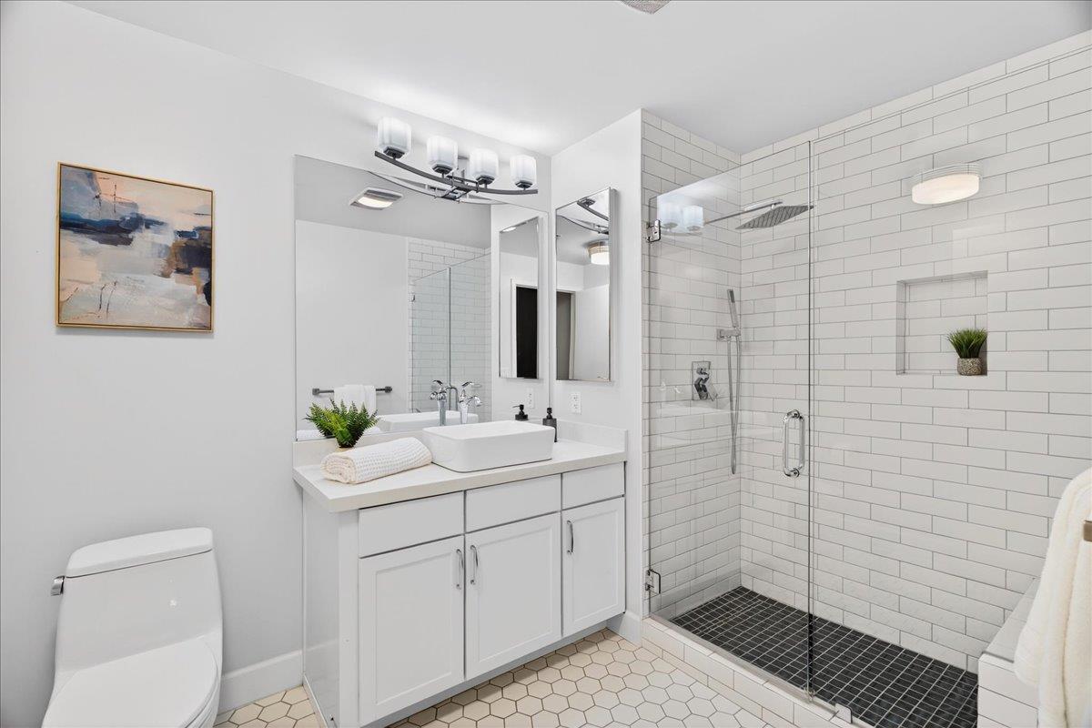 175 West Saint James Street 601