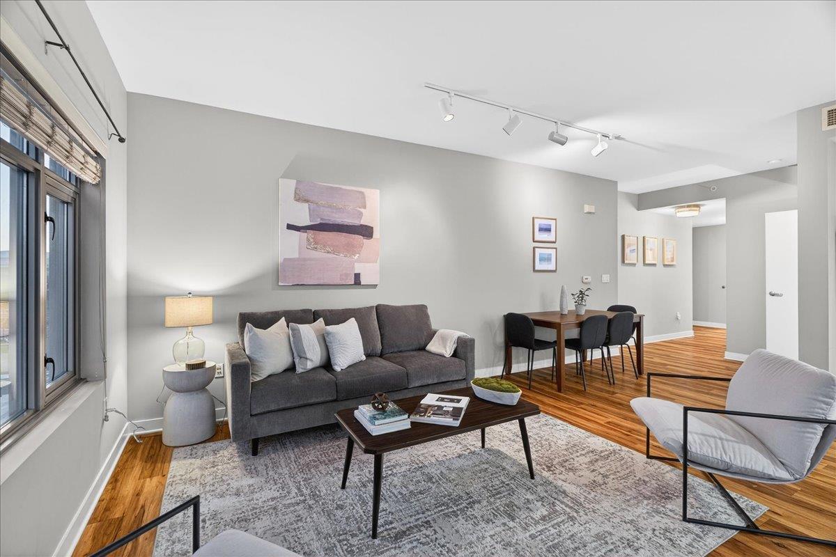 175 West Saint James Street 601