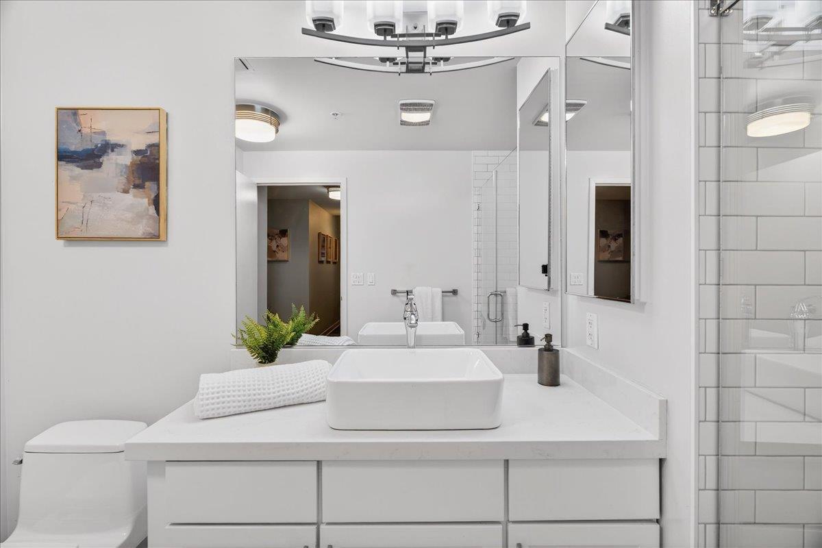 175 West Saint James Street 601