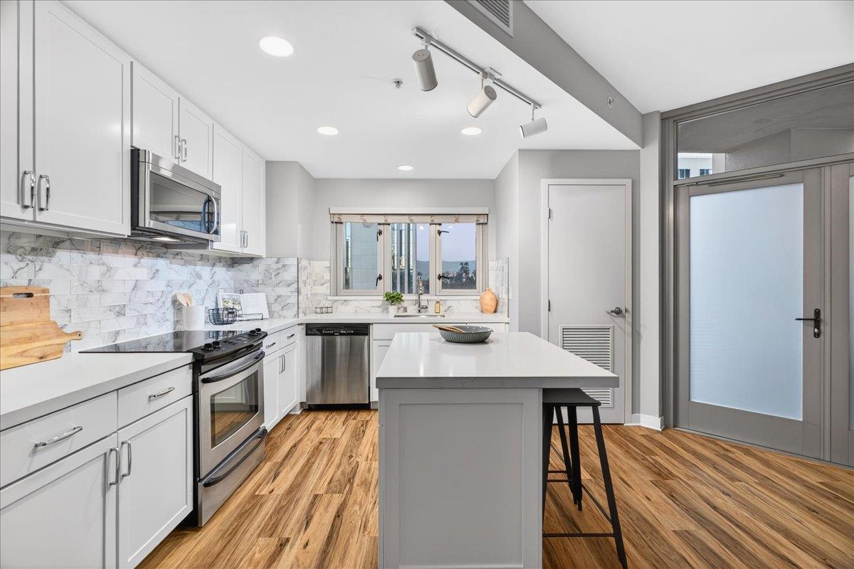 175 West Saint James Street 601