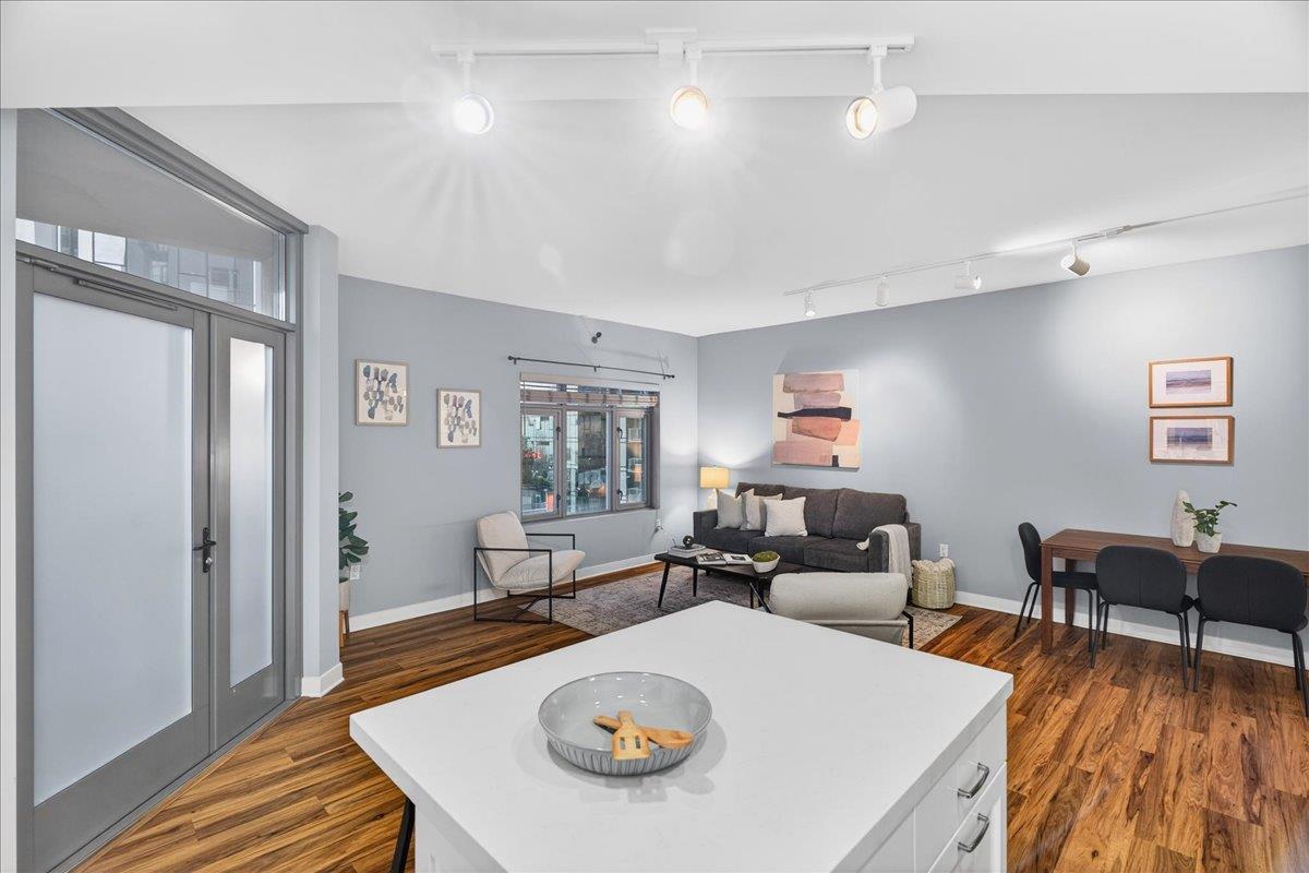 175 West Saint James Street 601