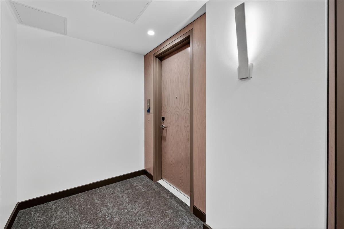 188 West Saint James Street 11101