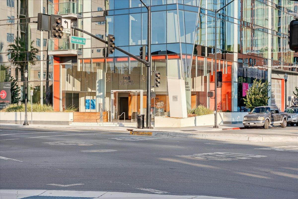 188 West Saint James Street 11101