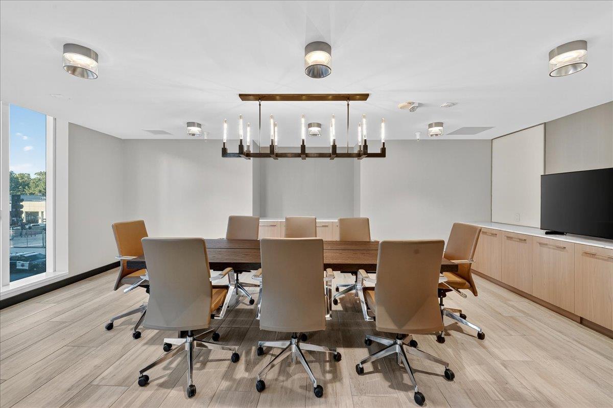 188 West Saint James Street 11101