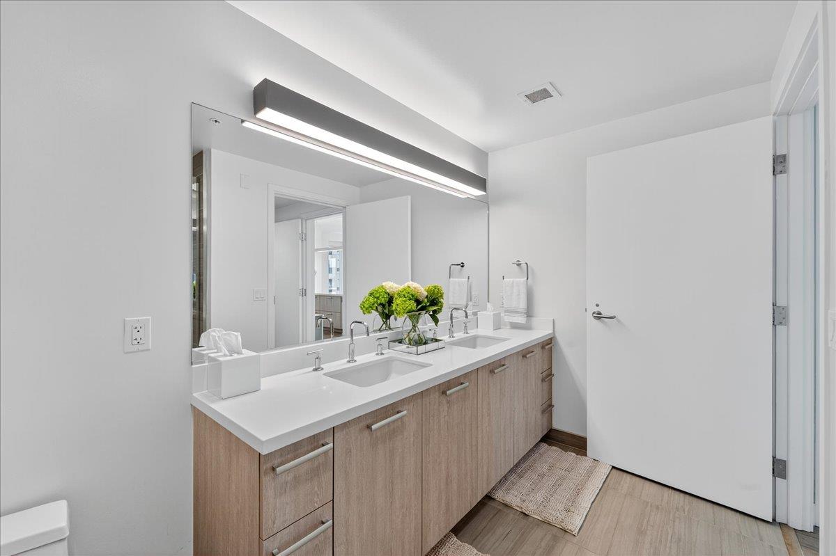 188 West Saint James Street 11101