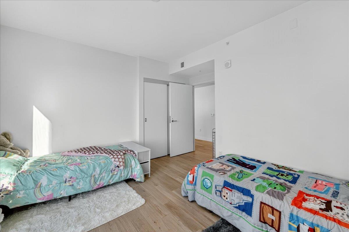 188 West Saint James Street 11101