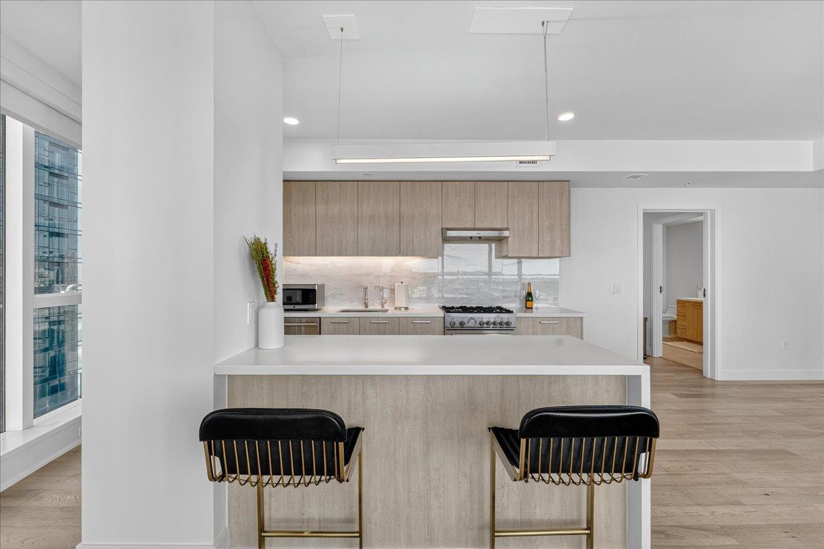 188 West Saint James Street 11101