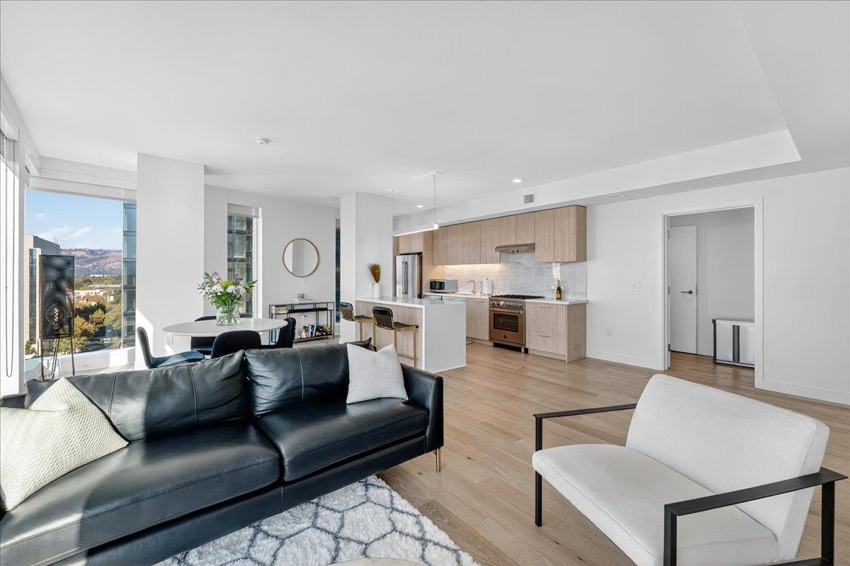 188 West Saint James Street 11101