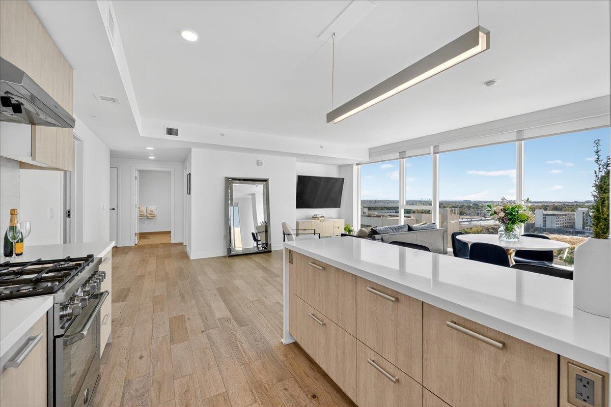 188 West Saint James Street 11101