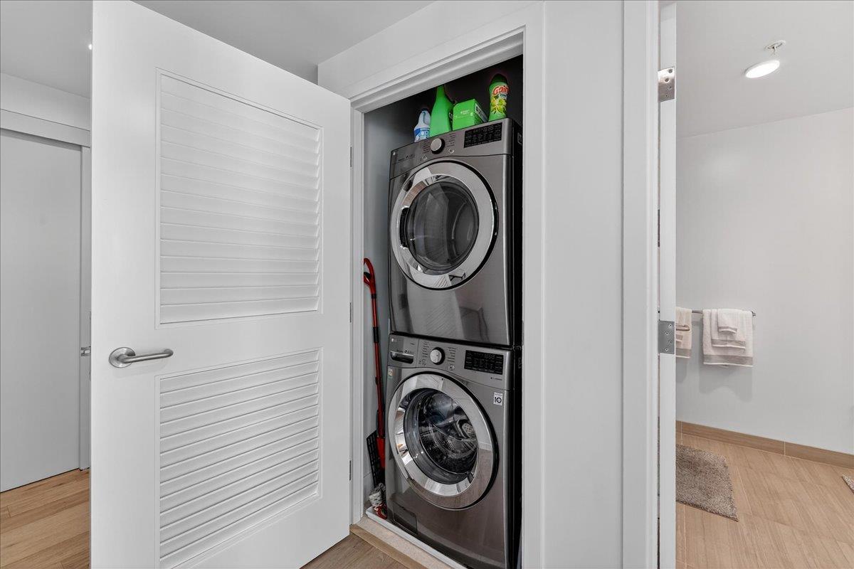 188 West Saint James Street 11101