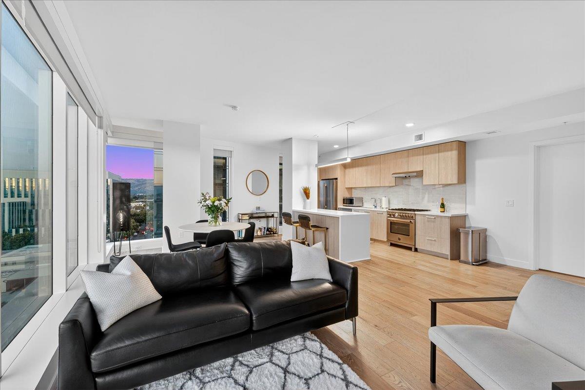 188 West Saint James Street 11101